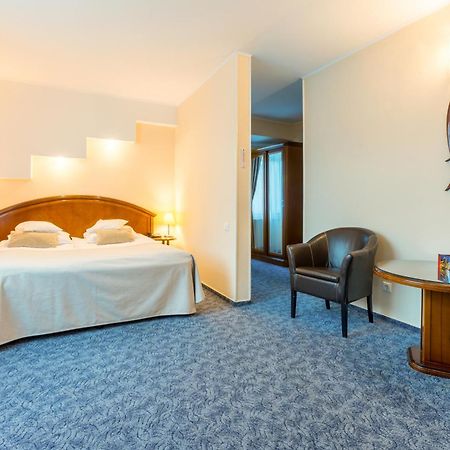 Hotel Ambient Braşov Habitación foto