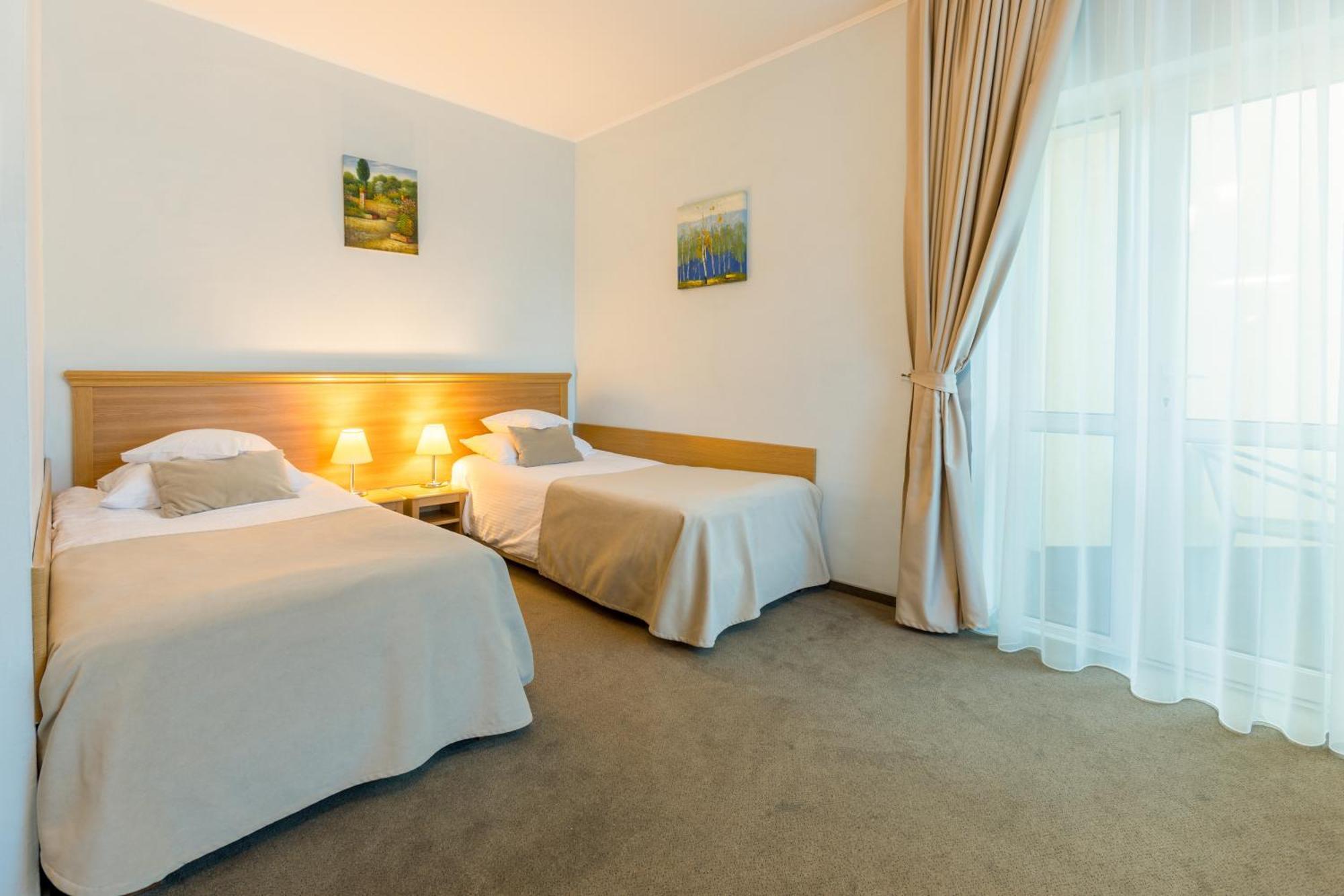 Hotel Ambient Braşov Habitación foto